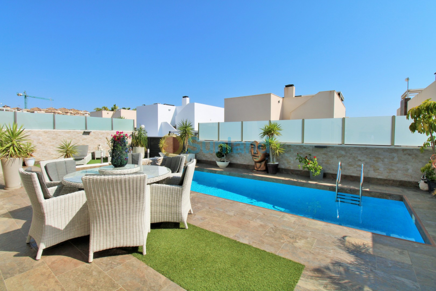Resale - Villa - Villamartin
