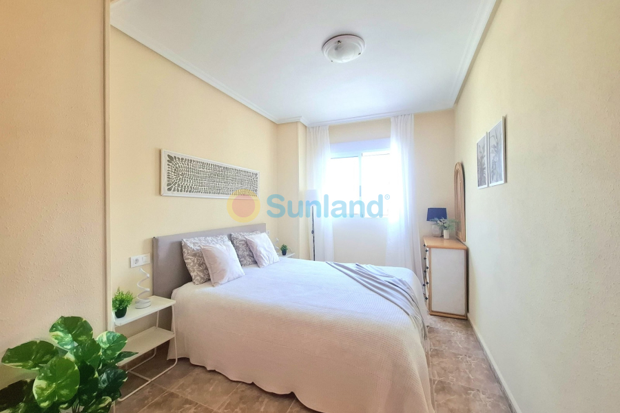 Resale - Apartamento - Torrevieja - Centro