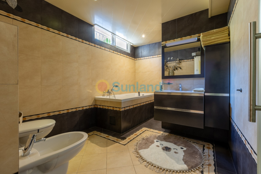 Вторичка - Bилла - Benijofar