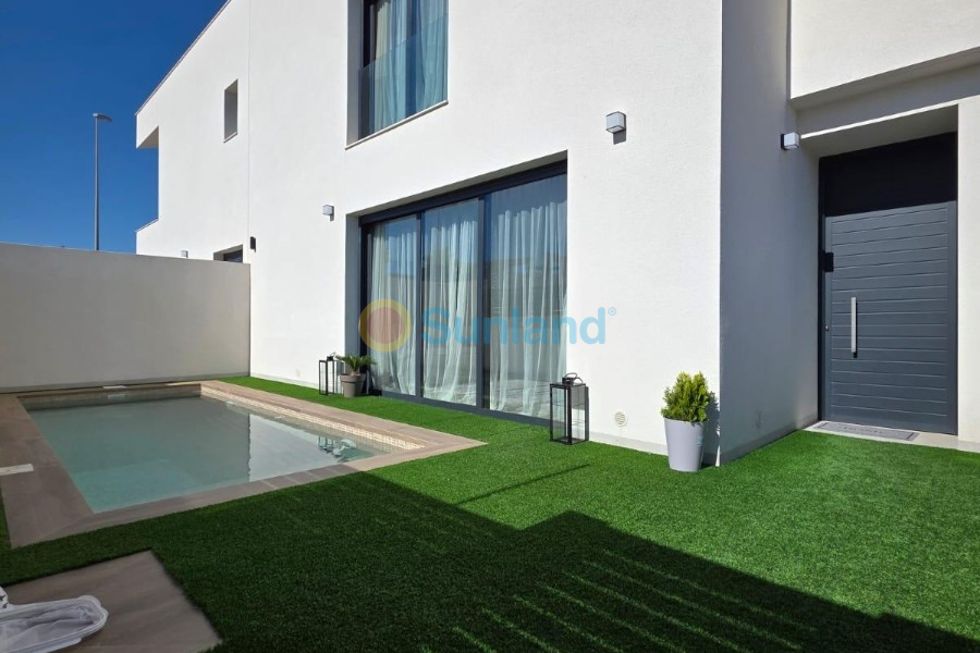 Segunda mano - Chalet - Benijofar