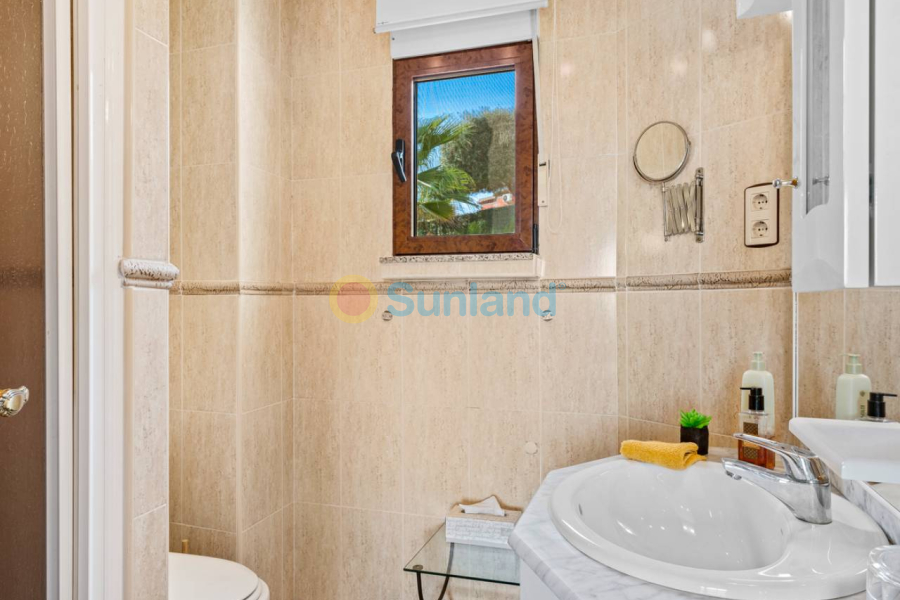 Använda fastigheter - Villa - Algorfa - Castillo de montemar