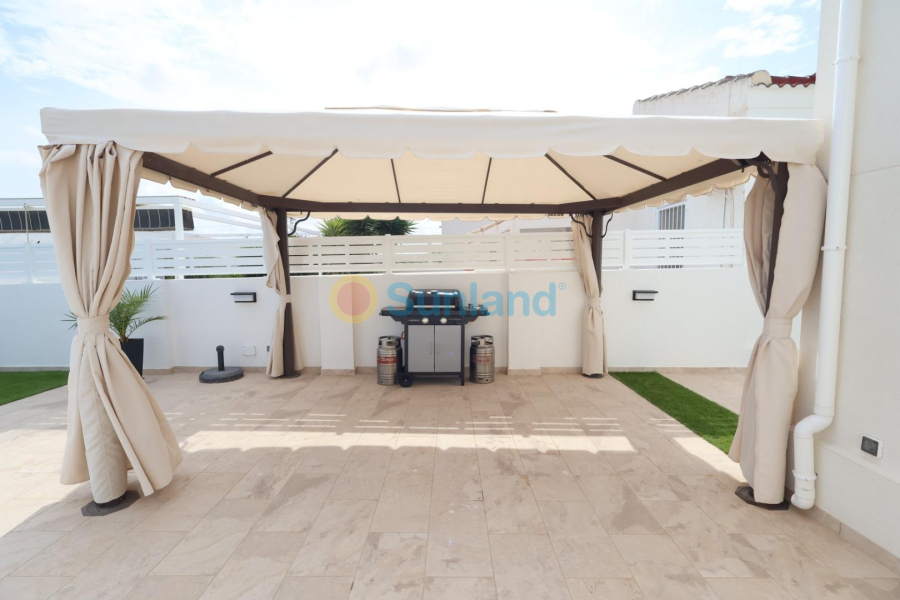 Segunda mano - Chalet - Torrevieja - San Luis