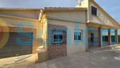 Resale - Villa - Hondón de las Nieves - 