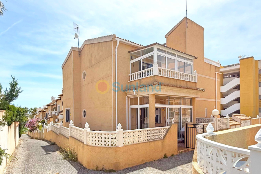Resale - Villa - Orihuela Costa - Villamartin