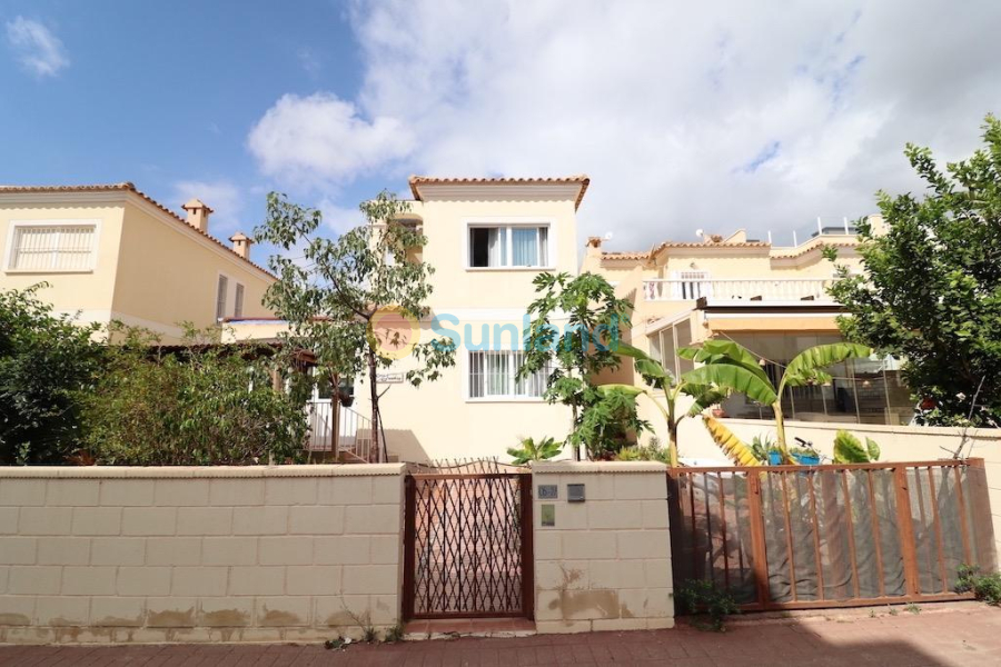 Brukte eiendommer - Villa - Orihuela Costa - Lomas De Cabo Roig