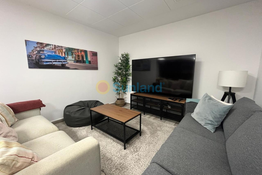 Resale - V - Los Altos