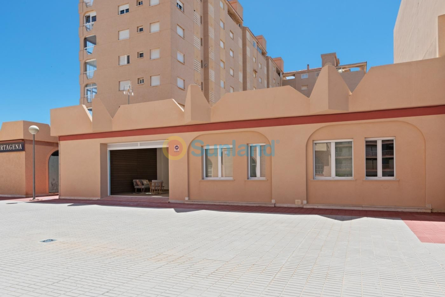 Resale - Apartment - La Manga del Mar Menor - 