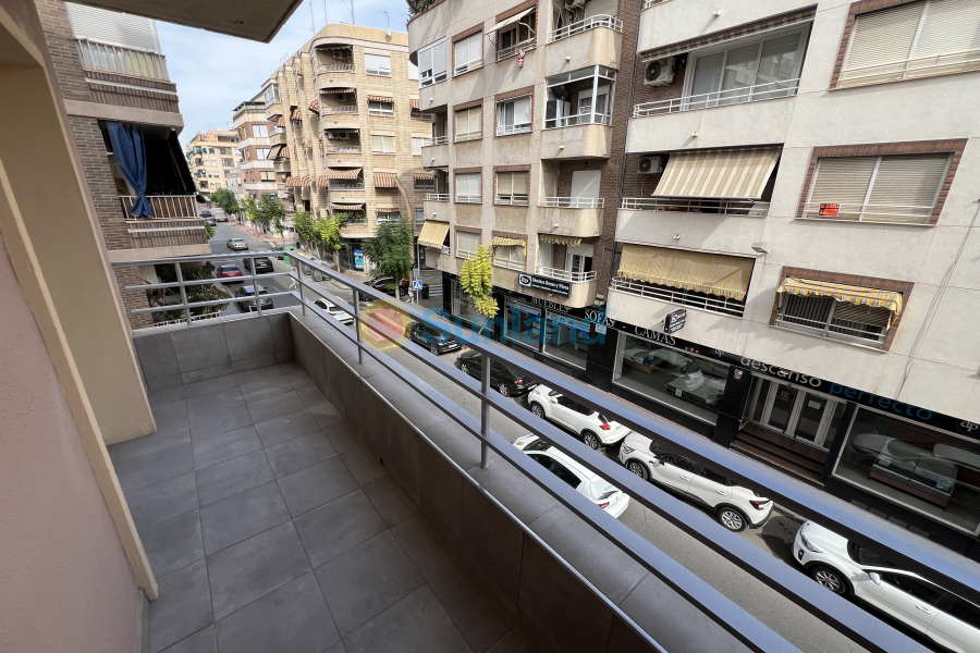 Resale - Apartamento - Torrevieja - Centro