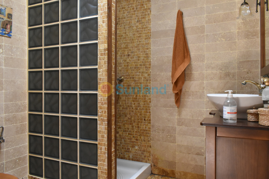 Brukte eiendommer - h - Algorfa