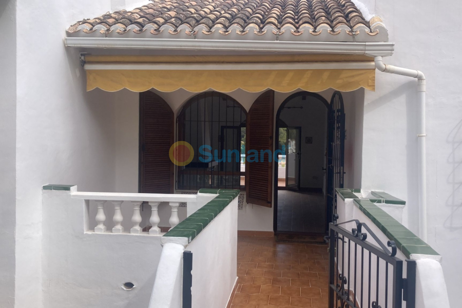 Resale - Villa - Orihuela Costa - Villamartin