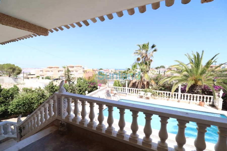 Använda fastigheter - Villa - Torrevieja - Los Balcones