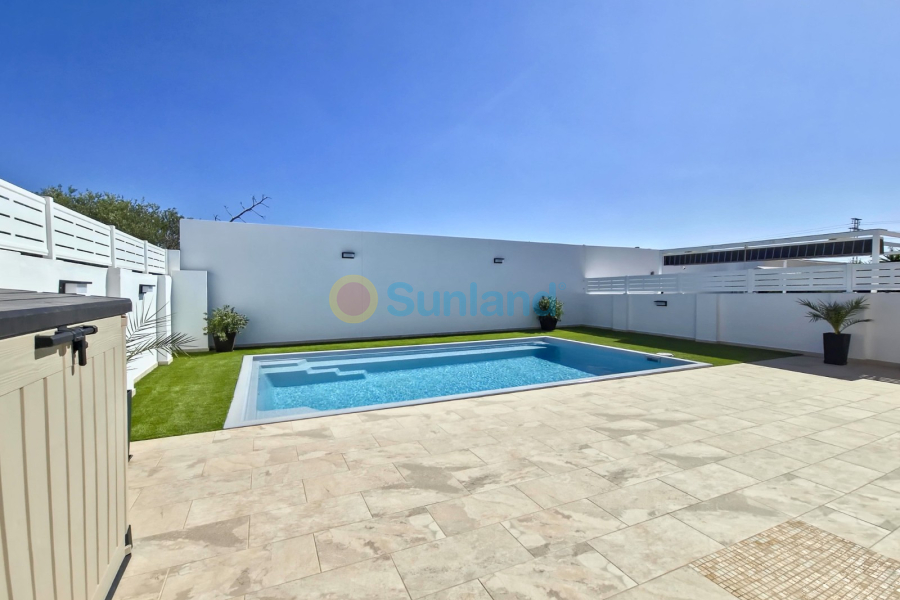 Brukte eiendommer - Villa - Torrevieja - La Siesta