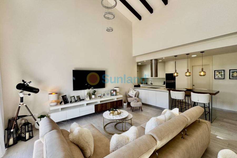 Resale - Villa - La Finca Golf