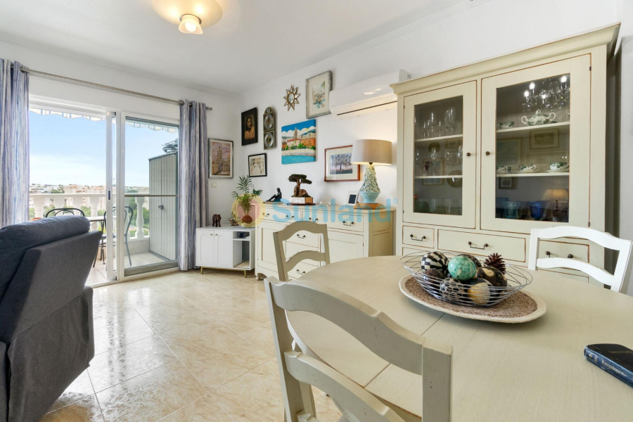 Resale - Apartment - Orihuela Costa - Campoamor