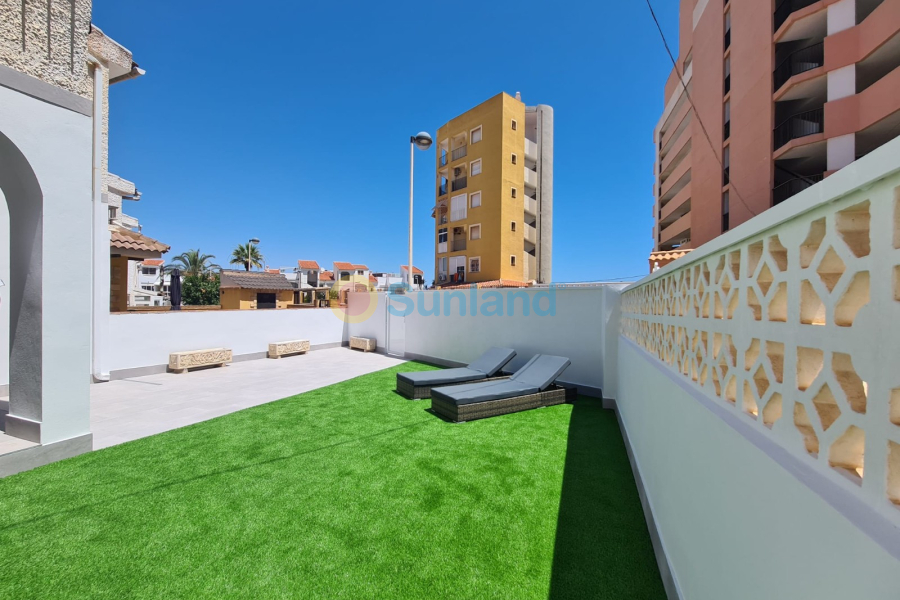 Resale - Townhouse - La Mata