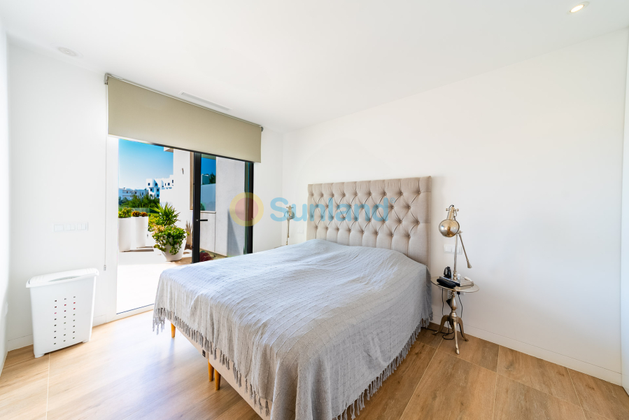 Verkauf - Apartamento - Orihuela Costa - Las colinas golf
