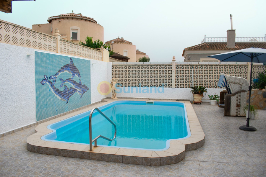 Segunda mano - Chalet - Torrevieja