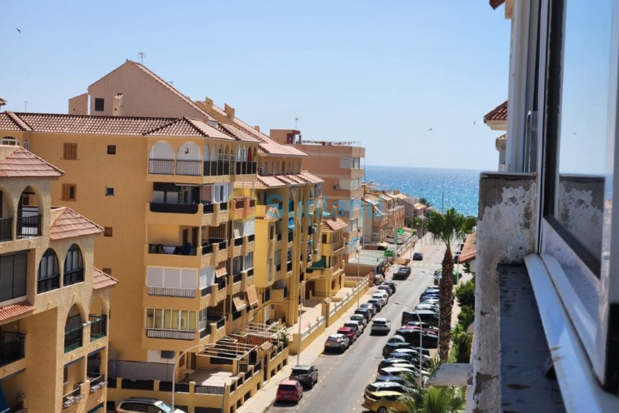 Resale - Apartment - La Mata - 