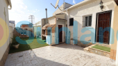 Resale - Villa - Torrevieja - La Siesta - El Salado - Torreta