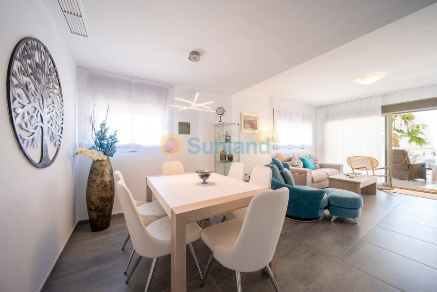 Resale - Apartamento - Orihuela Costa - Villamartin