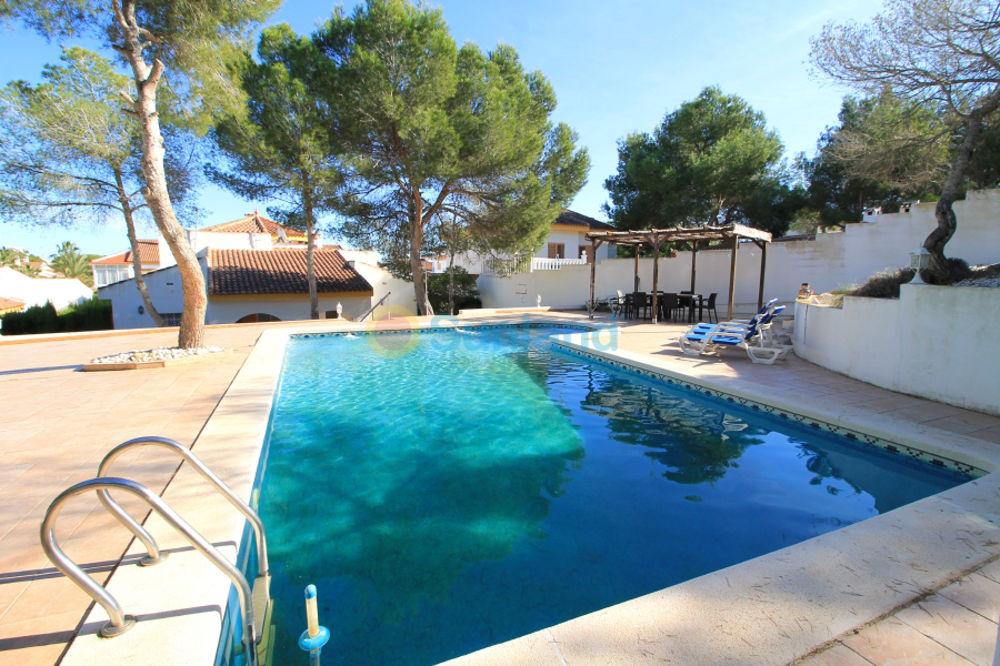 Resale - Villa - Orihuela Costa - Mil Palmeras