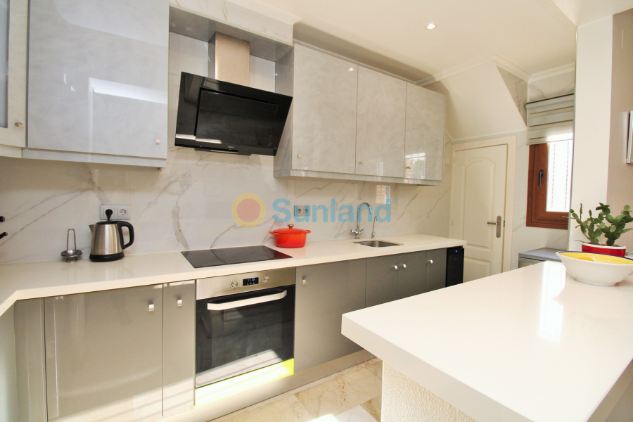 Resale - Townhouse - Villamartin - PAU 8