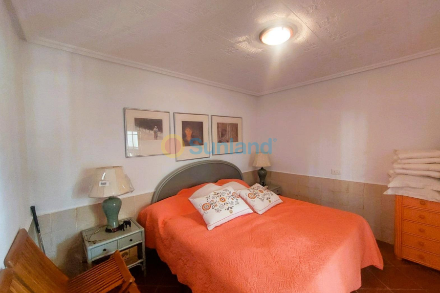 Resale - M - La Marina