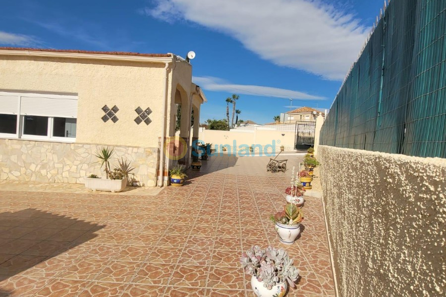 Segunda mano - Chalet - San Fulgencio - Urbanización La Marina