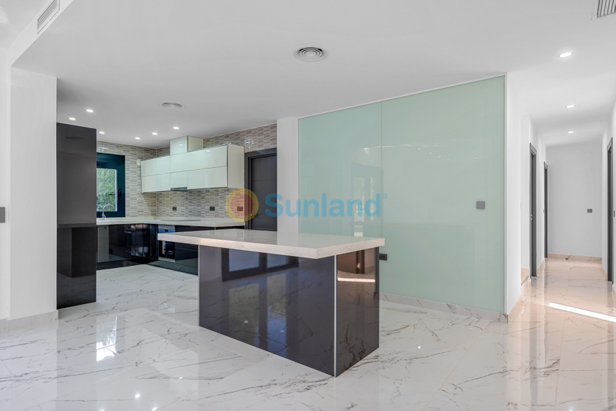 Вторичка - Bилла - Campoamor