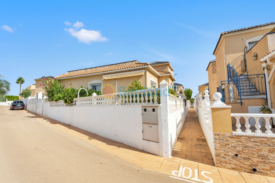 Resale - Villa - Torrevieja - Los Altos