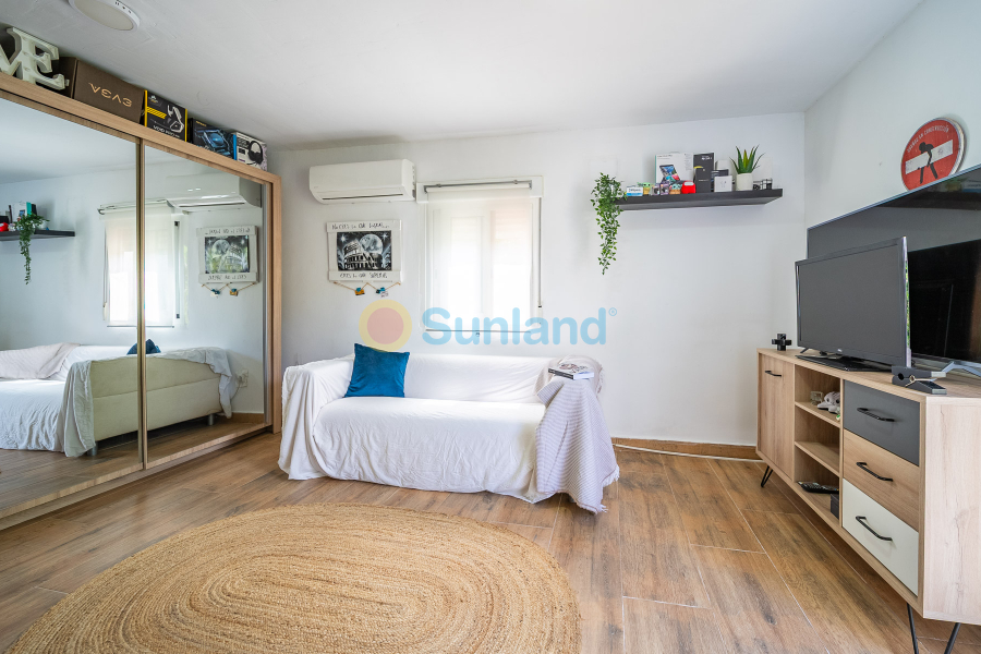 Resale - Villa - Torrevieja - Los Balcones