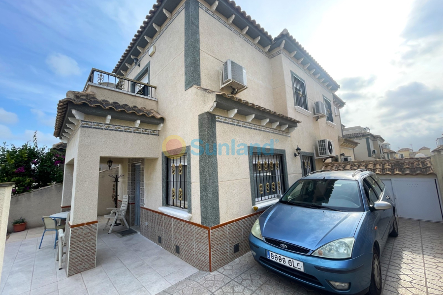 Resale - Villa - La Marina - 