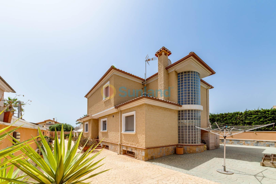 Resale - Villa - San Javier - 