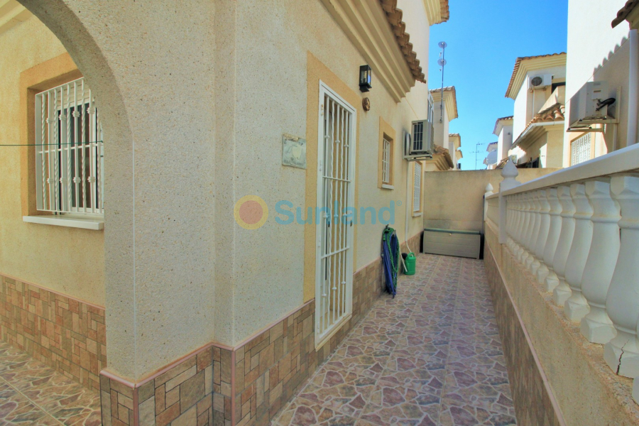 Använda fastigheter - Villa - Playa Flamenca