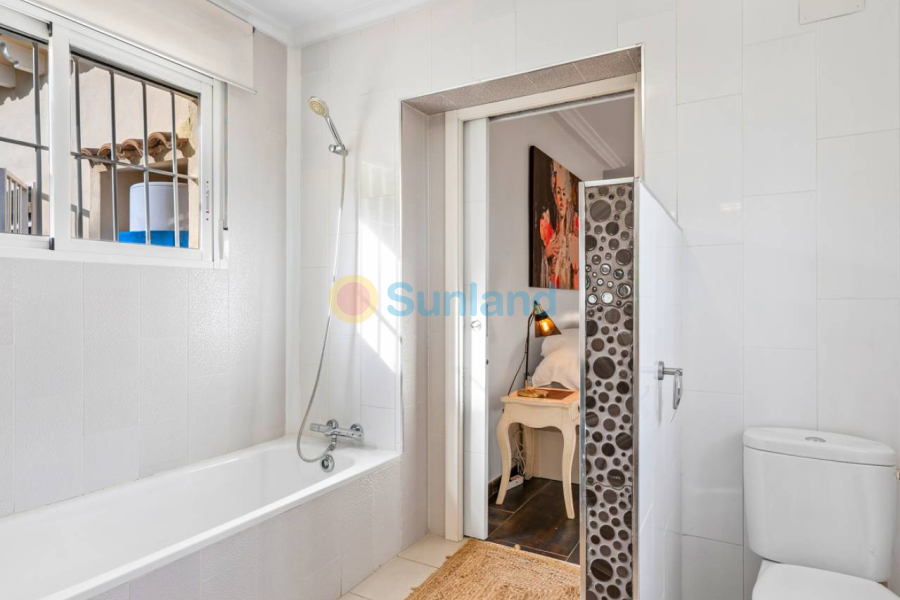 Använda fastigheter - Villa - Algorfa - Castillo de montemar