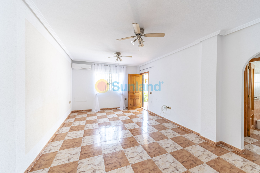 Resale - Casa de Pueblo - Orihuela Costa - La Regia