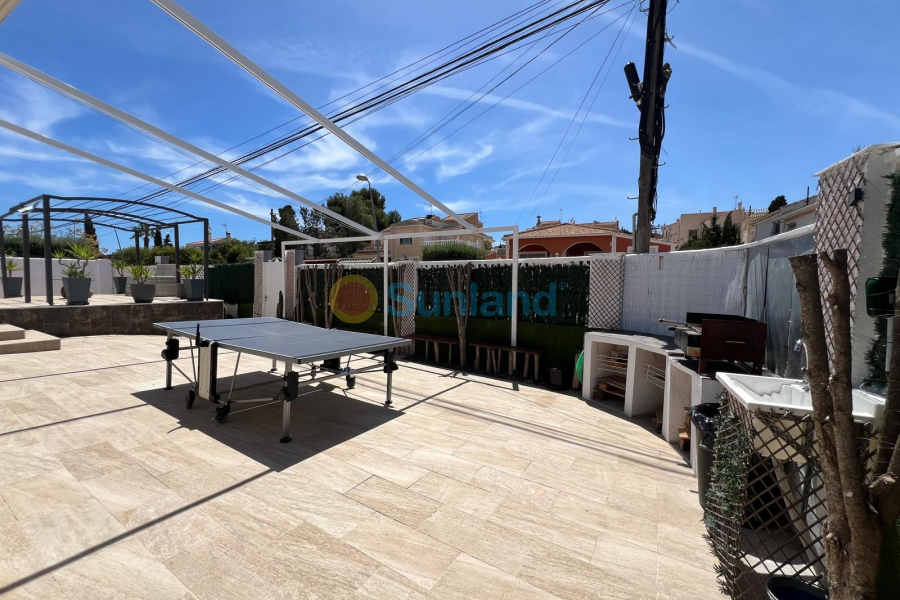 Resale - Villa - Torrevieja - 