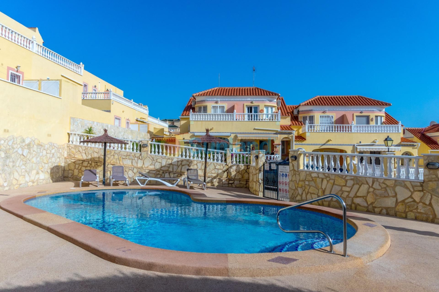 Segunda mano - Terraced house - Orihuela Costa - Las Filipinas