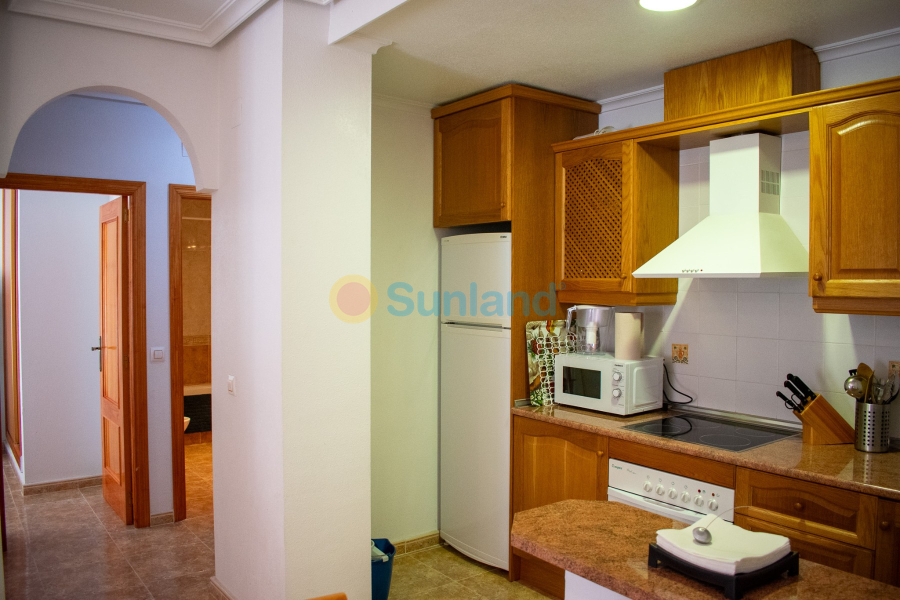 Resale - Apartment - Orihuela Costa - Campoamor