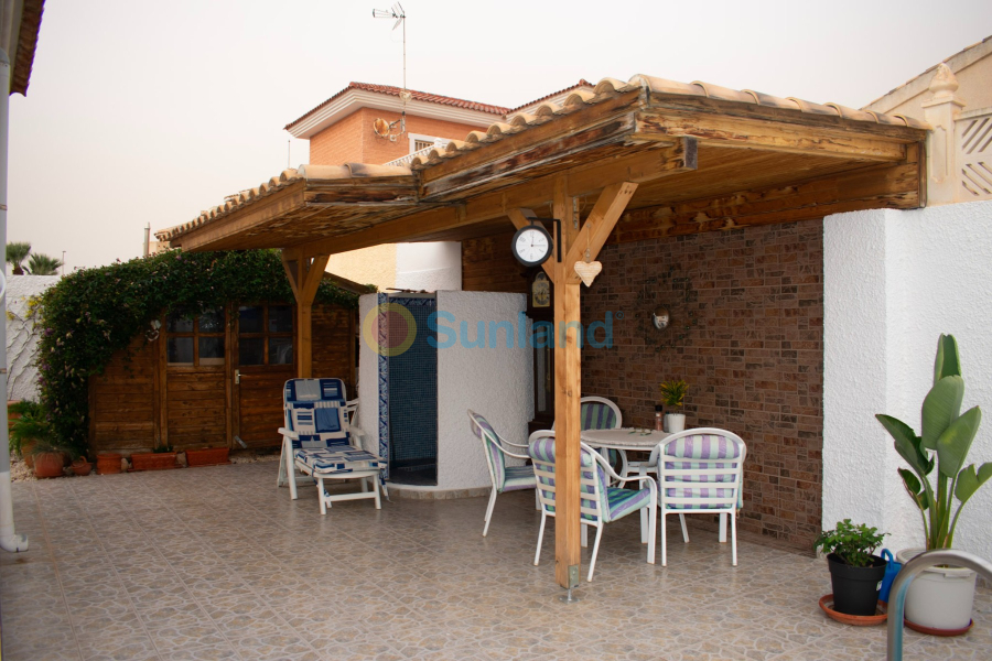 Segunda mano - Chalet - Torrevieja