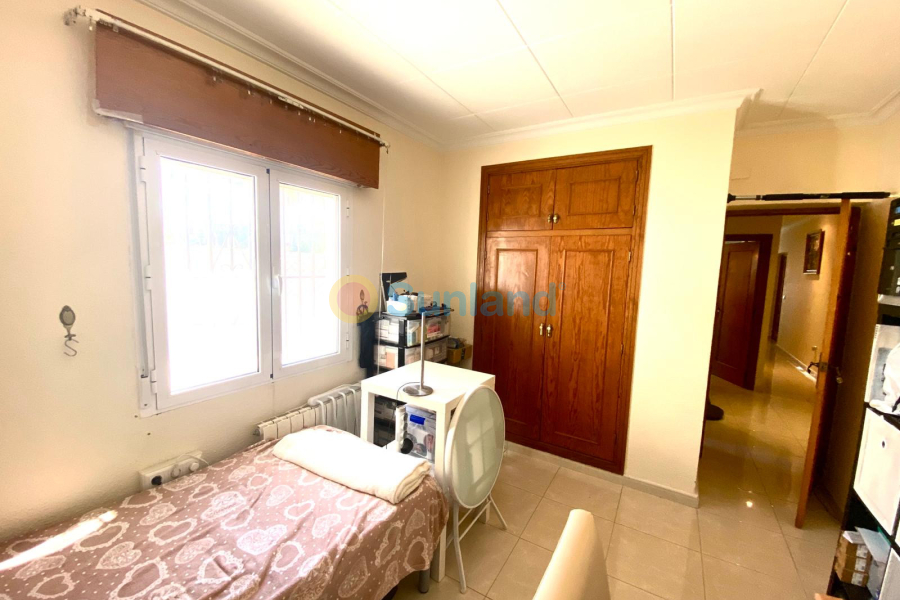 Resale - Villa - Torrevieja - 