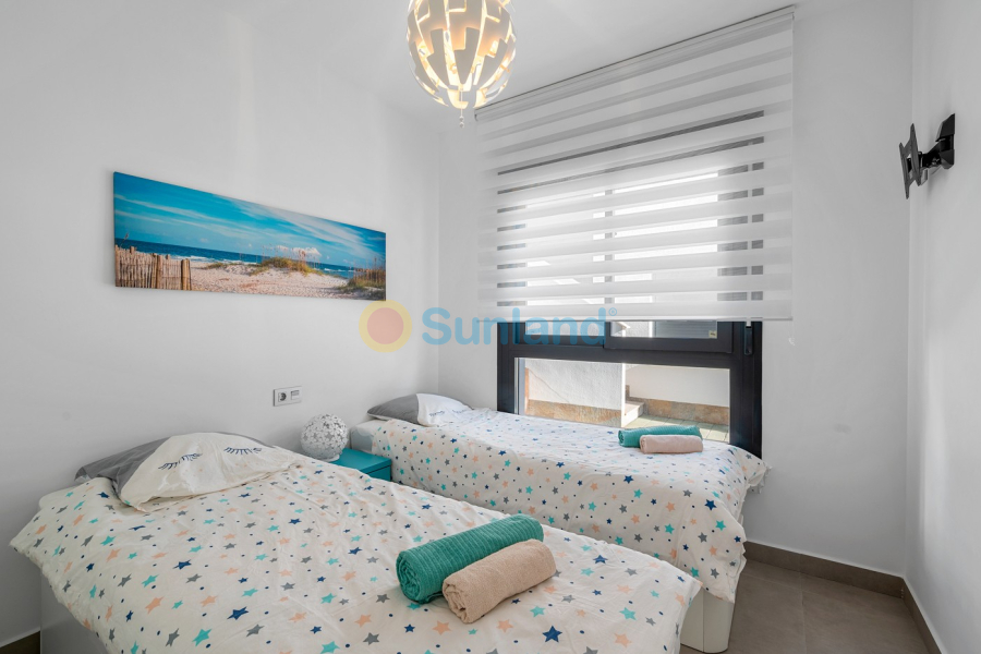 Resale - Apartment - Orihuela costa - 