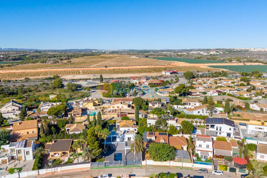 Вторичка - Bилла - Campoamor