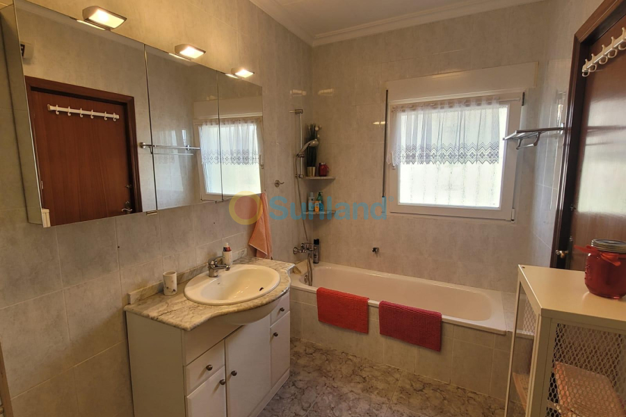Segunda mano - Chalet - San Fulgencio - Urbanización La Marina