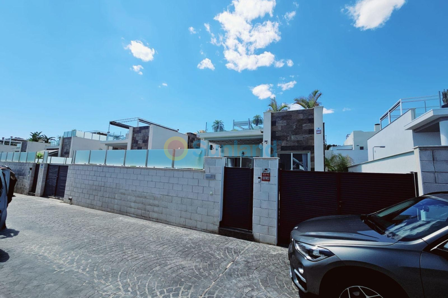 Använda fastigheter - Villa - Orihuela Costa - Villamartin
