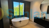 Resale - Apartment - Benahavis - La Quinta