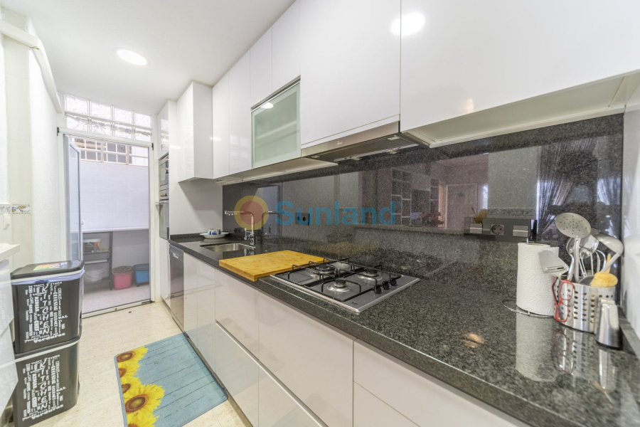 Resale - Apartamento - Torrevieja - La Mata