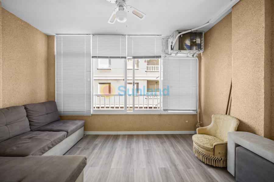 Resale - Apartamento - Torrevieja - Centro