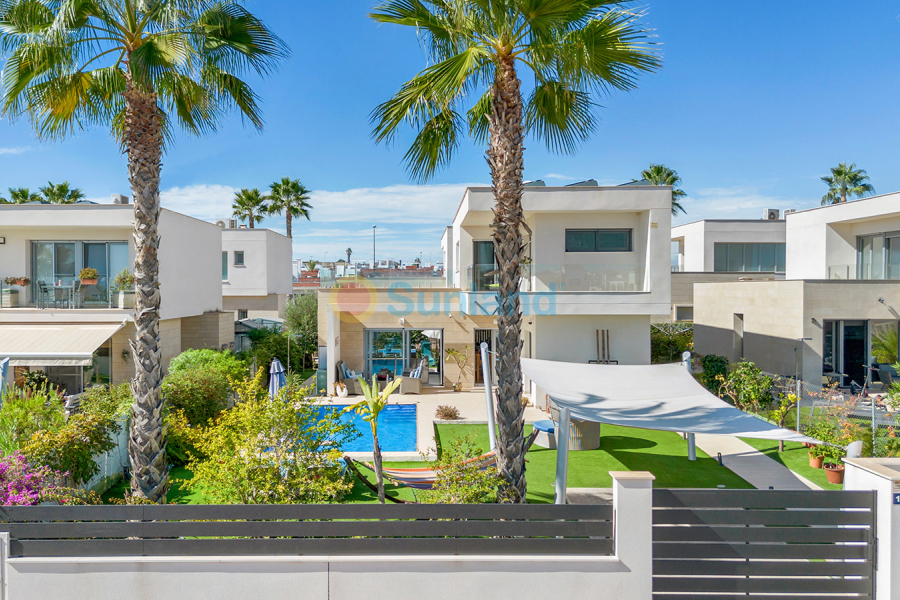 Resale - Villa - Orihuela - Vistabella Golf