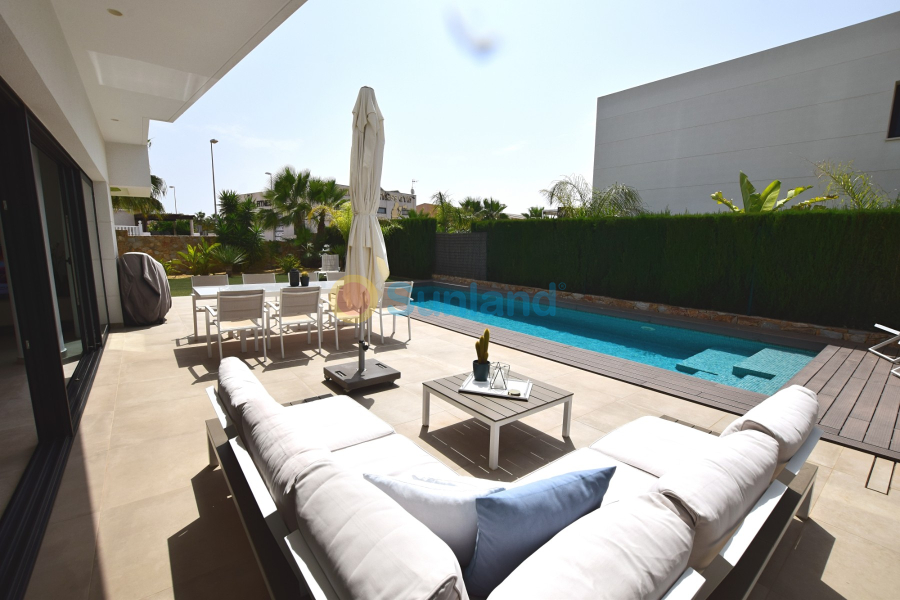 Resale - Detached Villa - Ciudad Quesada - Airstrip